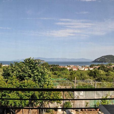 Martha'S Villa Nea Iraklitsa Esterno foto