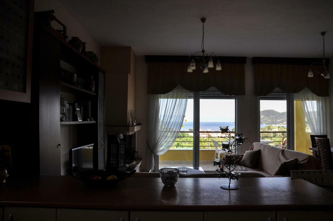 Martha'S Villa Nea Iraklitsa Esterno foto