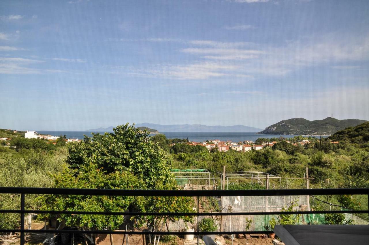 Martha'S Villa Nea Iraklitsa Esterno foto