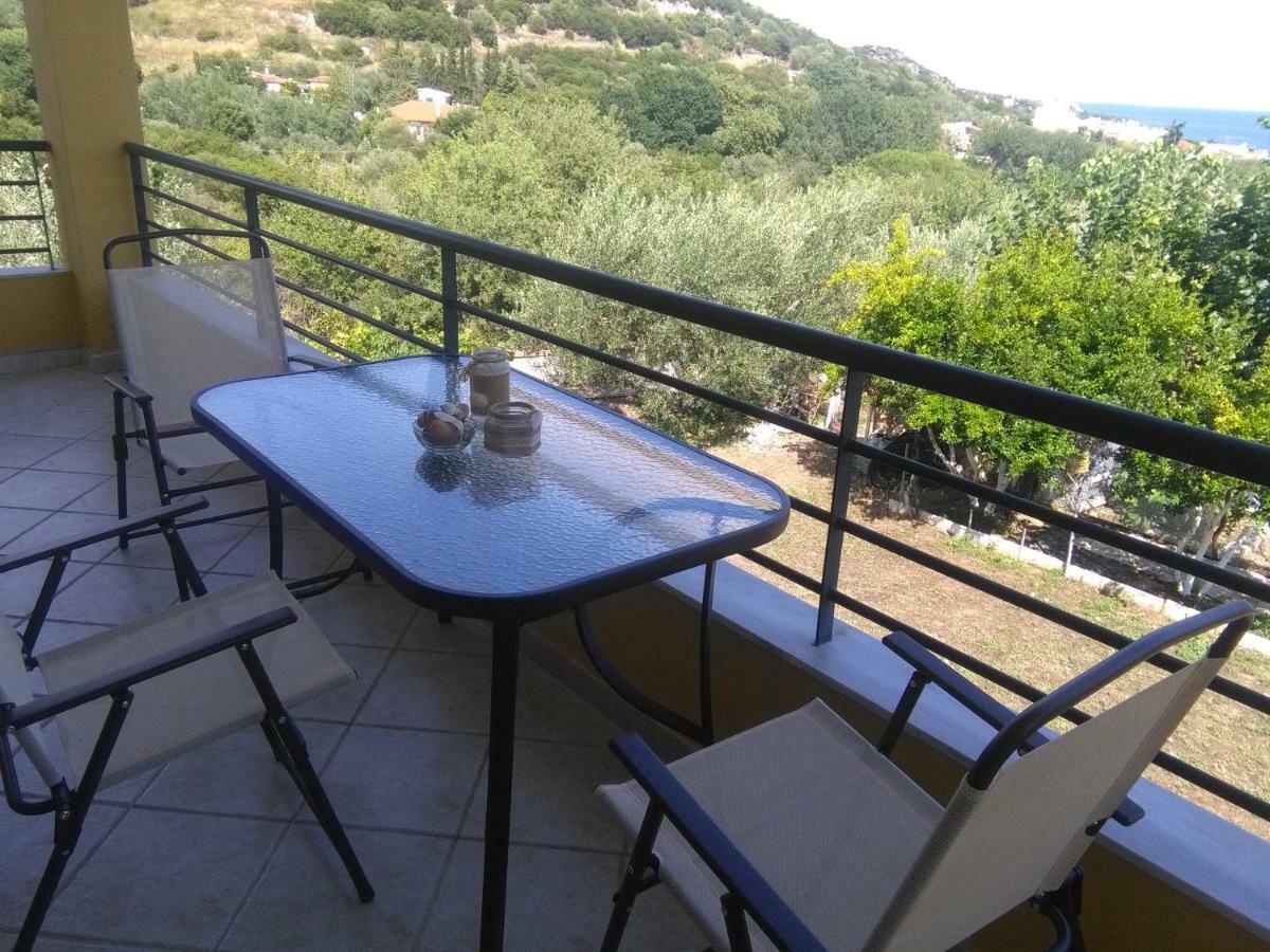 Martha'S Villa Nea Iraklitsa Esterno foto
