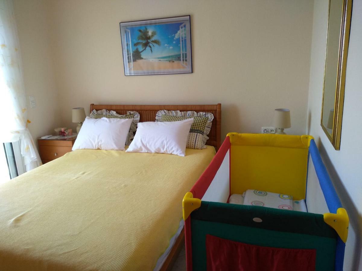 Martha'S Villa Nea Iraklitsa Esterno foto