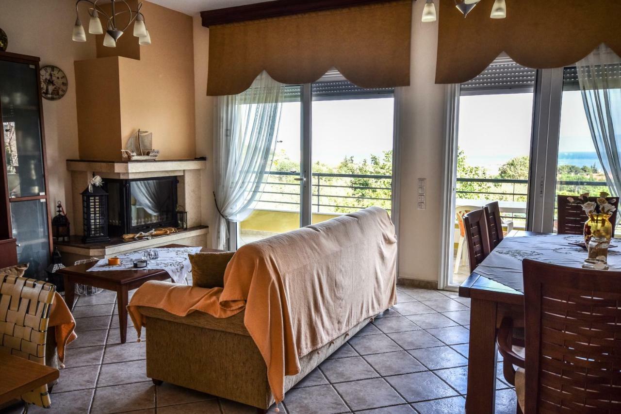 Martha'S Villa Nea Iraklitsa Esterno foto